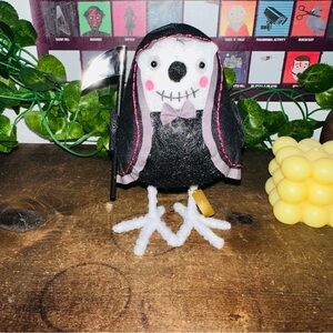 Target Bird Hyde & EEK Halloween Grim Reaper 2024 Featherly Friend Hoodie Decor